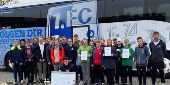 Drei Pokale beim Landesfinale „Jugend trainiert für Olympia“ / Schwimmen in Aschersleben