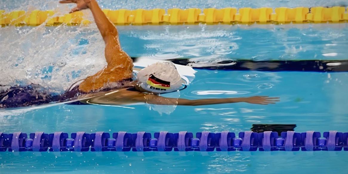 Erster internationaler Titel für Schwimmerin Eva Woitag