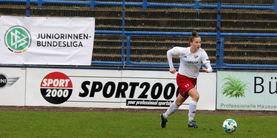 Nicole Woldmann erzielt Tor gegen Schottland